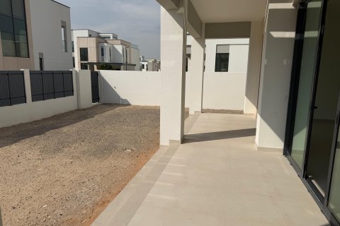 Villa in Dubai 4 bedrooms, 422 sq.m. № 100383 - photo 22