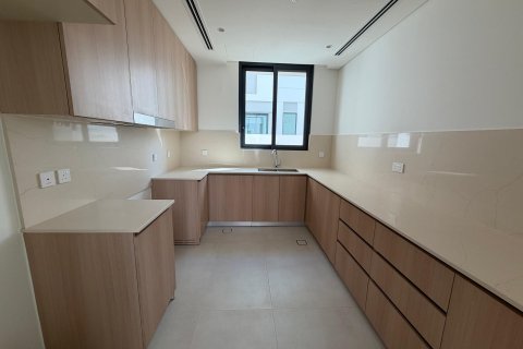 Villa in Dubai 4 bedrooms, 422 sq.m. № 100383 - photo 8