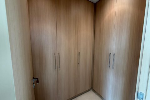 Villa in Dubai 4 bedrooms, 422 sq.m. № 100383 - photo 18