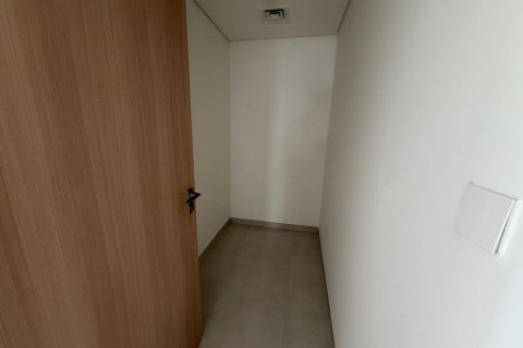 Villa in Dubai 4 bedrooms, 422 sq.m. № 100383 - photo 5