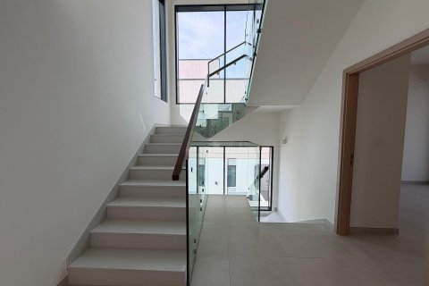 Villa in Dubai 4 bedrooms, 422 sq.m. № 100383 - photo 12