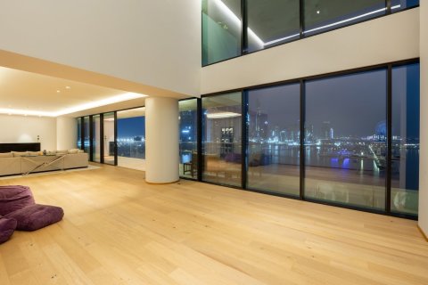 Apartment in Dubai 4 bedrooms, 455 sq.m. № 100377 - photo 4