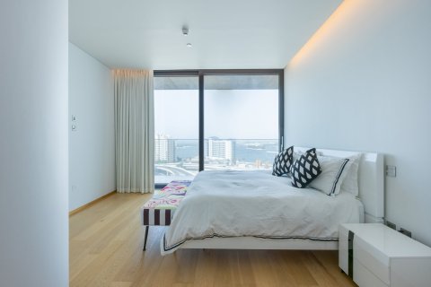 Apartment in Dubai 4 bedrooms, 455 sq.m. № 100377 - photo 20