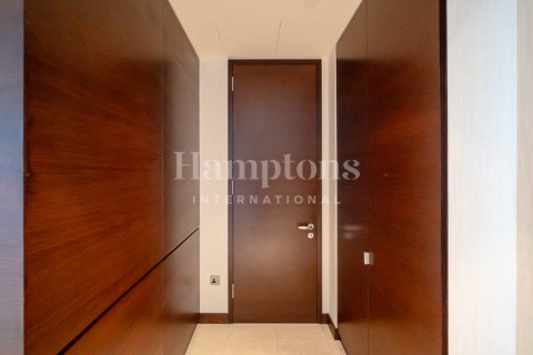 Apartamento en Burj Khalifa, Dubai, 1 dormitorio, 101.81982994 m², № 63532 - foto 7
