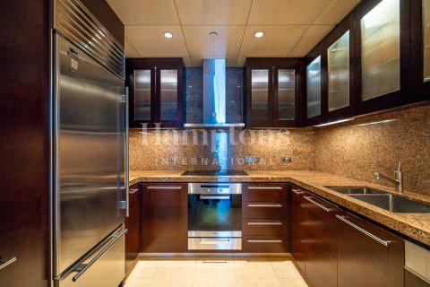 Apartamento en Burj Khalifa, Dubai, 1 dormitorio, 101.81982994 m², № 63532 - foto 10