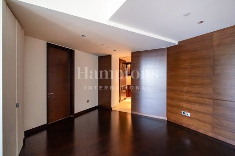 Apartamento en Burj Khalifa, Dubai, 1 dormitorio, 101.81982994 m², № 63532 - foto 8