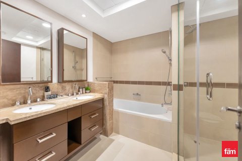 Apartment in Downtown Dubai (Downtown Burj Dubai), Dubai 1 bedroom, 76.9 sq.m. № 97852 - photo 20