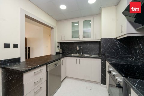 Снять в аренду квартиру в Дубае: 2 спальни, 130.5м², № 97860 - фото 15