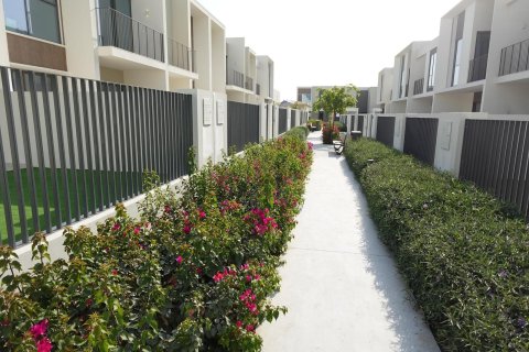 Villa in The Valley, Dubai 3 bedrooms, 176.31967467 sq.m. № 63350 - photo 15