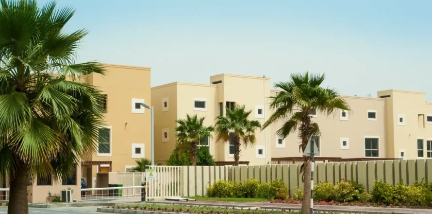 Villa en Dubai, 3 dormitorios, 246 m², № 112085