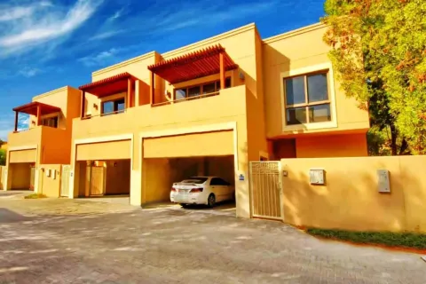 Villa à Dubai, 3 chambres, 200 m², № 112086