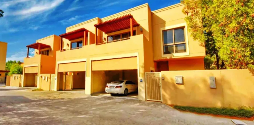 Villa à Dubai, 3 chambres, 200 m², № 112086