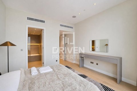 Penthouse in Downtown Dubai (Downtown Burj Dubai), Dubai 2 bedrooms, 189.15 sq.m. № 126360 - photo 16