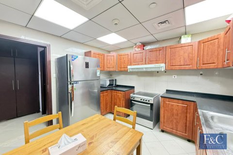 Apartment in Jumeirah Lake Towers, Dubai 2 bedrooms, 101 sq.m. № 103866 - photo 6