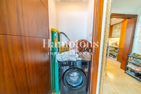 Apartment in Downtown Dubai (Downtown Burj Dubai), Dubai 1 bedroom, 65.76974982 sq.m. № 102257 - photo 11