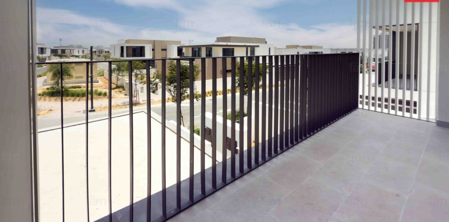 Adosado en Al Furjan, Dubai, 4 dormitorios, 358.9 m², № 47499