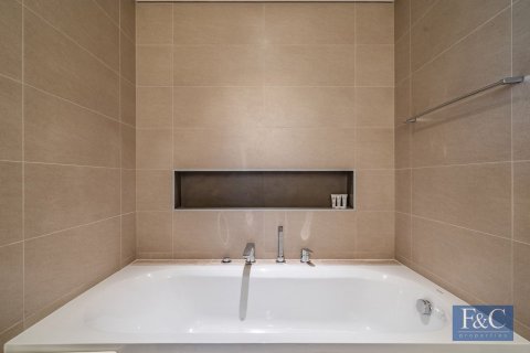 Apartment in BLVD Heights, Downtown Dubai (Downtown Burj Dubai), Dubai 2 bedrooms, 162 sq.m. № 103347 - photo 28