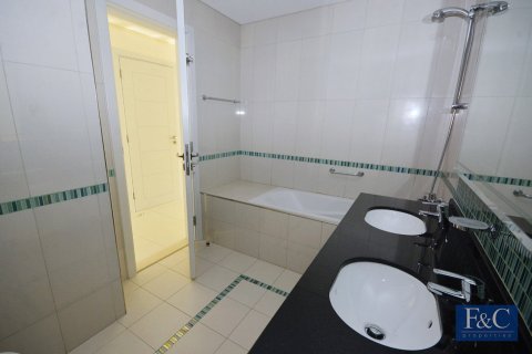 Apartment in Damac Heights, Dubai Marina, Dubai 2 bedrooms, 140 sq.m. № 103354 - photo 22