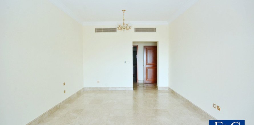 Apartment in The Fairmont Palm Residences, Palm Jumeirah, Dubai 1 bedroom, 144 sq.m. № 103355