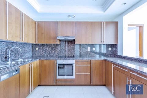 Apartment in The Fairmont Palm Residences, Palm Jumeirah, Dubai 2 bedrooms, 160 sq.m. № 103348 - photo 6