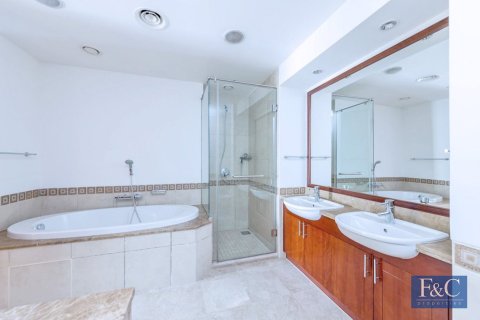 Apartment in The Fairmont Palm Residences, Palm Jumeirah, Dubai 2 bedrooms, 160 sq.m. № 103348 - photo 10