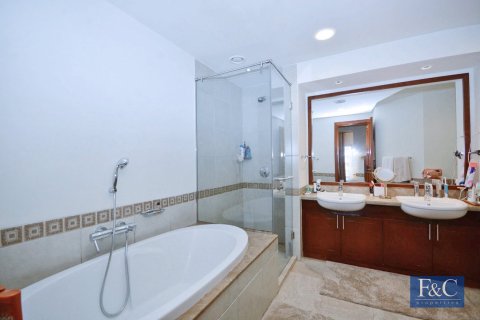 Apartment in The Fairmont Palm Residences, Palm Jumeirah, Dubai 1 bedroom, 124 sq.m. № 103353 - photo 7