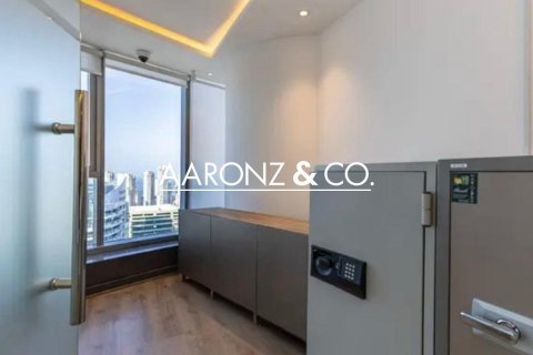 Office in Jumeirah Lake Towers, Dubai 98 sq.m. № 89822 - photo 9