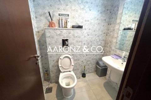 Oficina en Jumeirah Lake Towers, Dubai, 97 m², № 89823 - foto 10