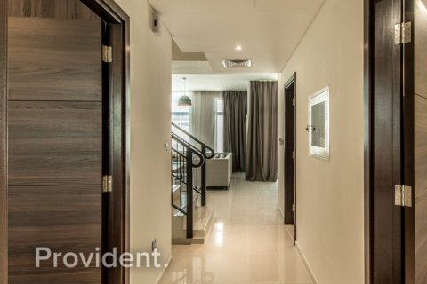 Villa en Dubai, 4 dormitorios, 151.7 m², № 3275 - foto 1