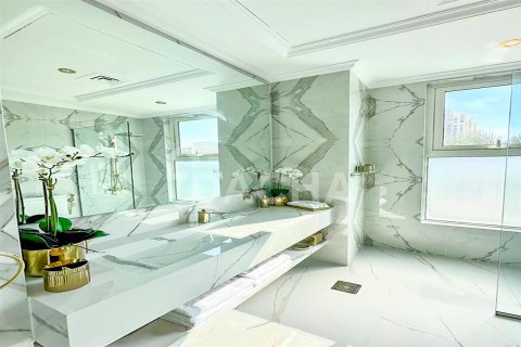 Villa en Palm Jumeirah, Dubai, 5 dormitorios, 621.1 m², № 6753 - foto 8