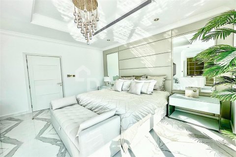 Villa en Palm Jumeirah, Dubai, 5 dormitorios, 621.1 m², № 6753 - foto 13