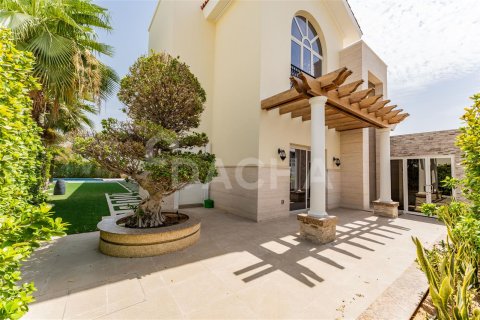 Villa en Dubai, 5 dormitorios, 706.1 m², № 6752 - foto 26