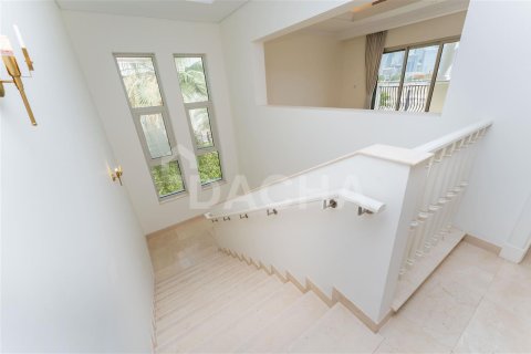 Villa en Dubai, 5 dormitorios, 706.1 m², № 6752 - foto 18