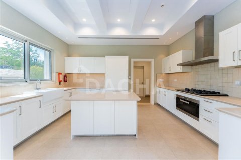 Villa en Dubai, 5 dormitorios, 706.1 m², № 6752 - foto 3