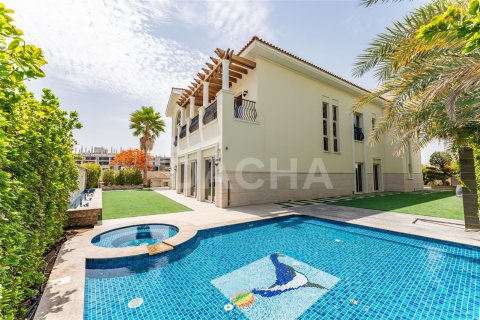 Villa en Dubai, 5 dormitorios, 706.1 m², № 6752 - foto 8