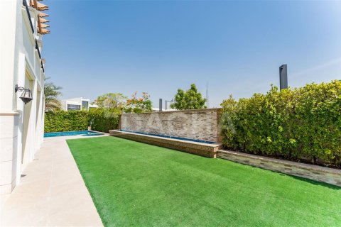 Villa en Dubai, 5 dormitorios, 706.1 m², № 6752 - foto 9