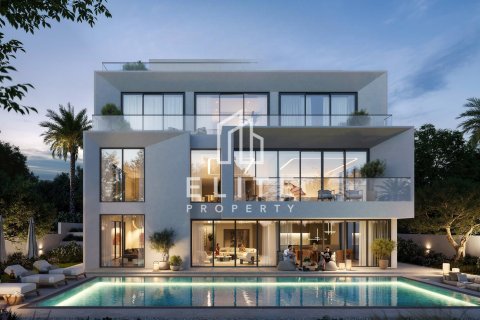 Villa in Dubai 5 bedrooms, 748 sq.m. № 121458 - photo 2