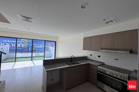 Снять в аренду виллу в Дубае: 4 спальни, 144м², № 90232 - фото 11