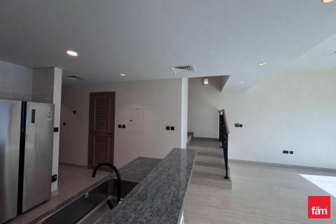 Снять в аренду виллу в Дубае: 4 спальни, 144м², № 90232 - фото 24