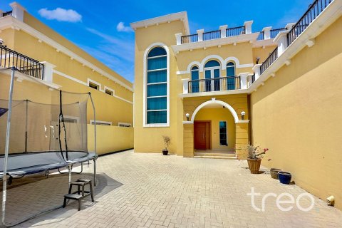 فيلا في Legacy, Jumeirah Park, دبي 4 غرف نوم, 386.2 م² رقم 119310 - صورة 17
