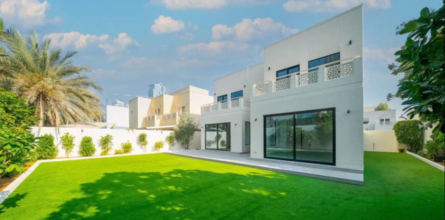 Вилла в Meadows, Дубай, 4 спальни, 343.74м², № 119314