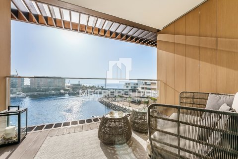 Apartment in Jumeirah Bay Island, Jumeirah, Dubai 2 bedrooms, 194 sq.m. № 3974 - photo 13