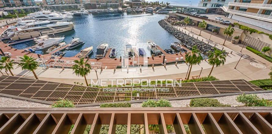 Apartment in Jumeirah Bay Island, Jumeirah, Dubai 2 bedrooms, 194 sq.m. № 3974