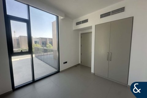 Снять в аренду виллу в Spring, Arabian Ranches 3, Дубай: 4 спальни, 239м², № 79163 - фото 8