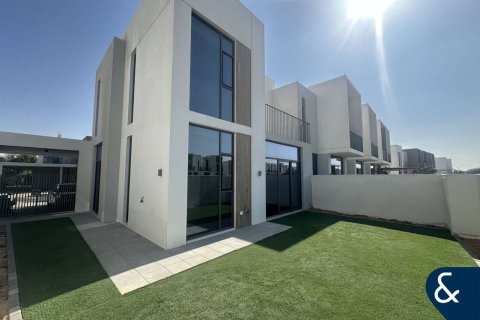 Снять в аренду виллу в Spring, Arabian Ranches 3, Дубай: 4 спальни, 239м², № 79163 - фото 1