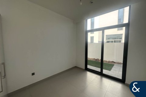 Снять в аренду виллу в Spring, Arabian Ranches 3, Дубай: 4 спальни, 239м², № 79163 - фото 5