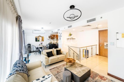 Duplex in Jumeirah Village Circle, Dubai 2 bedrooms, 202 sq.m. № 69159 - photo 2