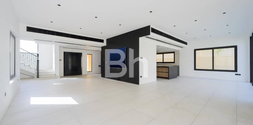 Villa in Jumeirah Park, Dubai 4 bedrooms, 561 sq.m. № 22973