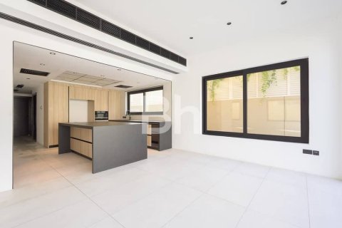 Villa in Jumeirah Park, Dubai 4 bedrooms, 561 sq.m. № 22973 - photo 4
