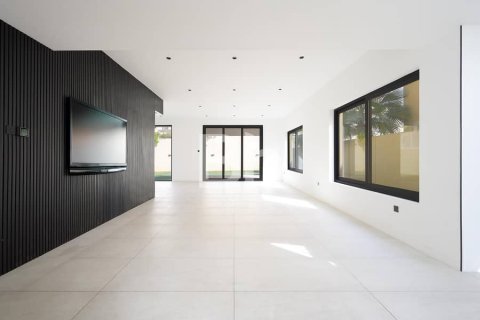 Villa in Jumeirah Park, Dubai 4 bedrooms, 561 sq.m. № 22973 - photo 2
